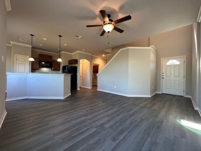 Foto del edificio - Townhome for rent