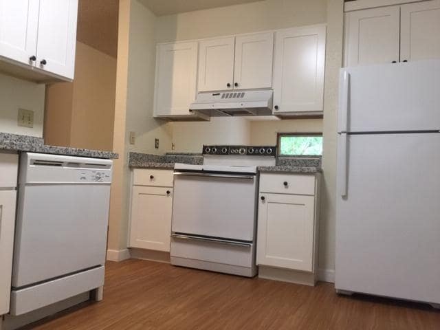 Kitchen - 2802 SW Beaverton Hillsdale Hwy