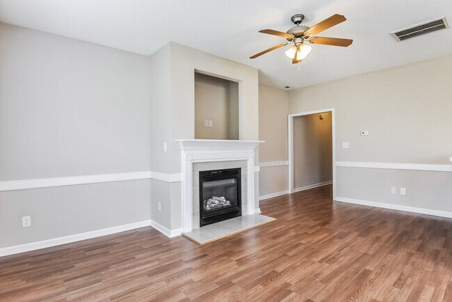 Foto del edificio - 7004 Paint Rock Ln