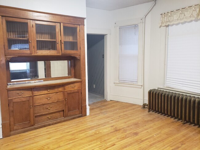 Building Photo - 3117 14th Ave S