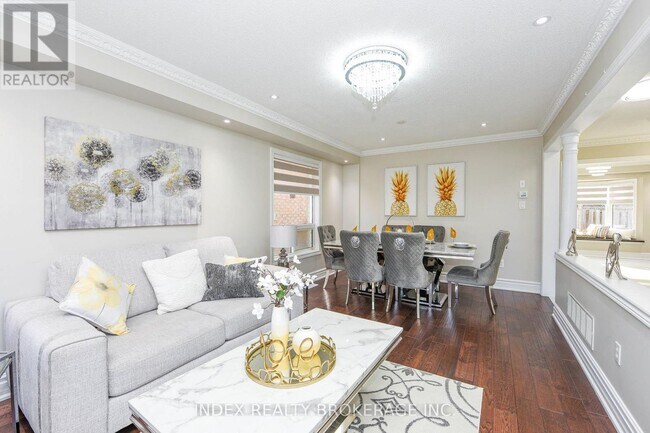 Photo du bâtiment - 10 Leopard Gate