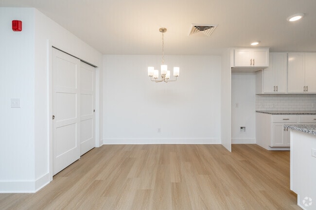 2 habitaciones, 2 baños - 1530 pies cuadrados - Comedor - Victorian Village at Hatboro