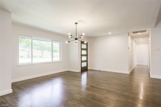 Building Photo - 3 br, 2 bath House - 10106 Northcliff Dr