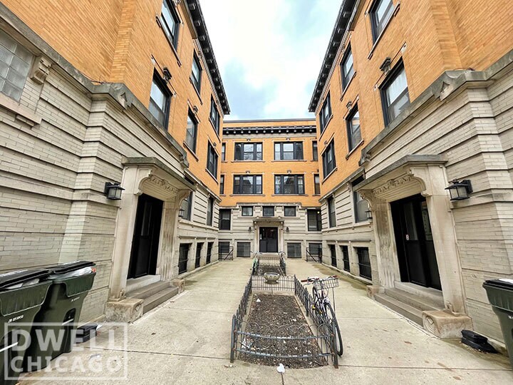 Primary Photo - 716 W Buckingham Pl