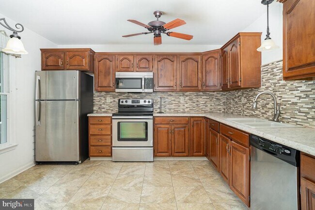 Foto del edificio - 2045 Raleigh Rd