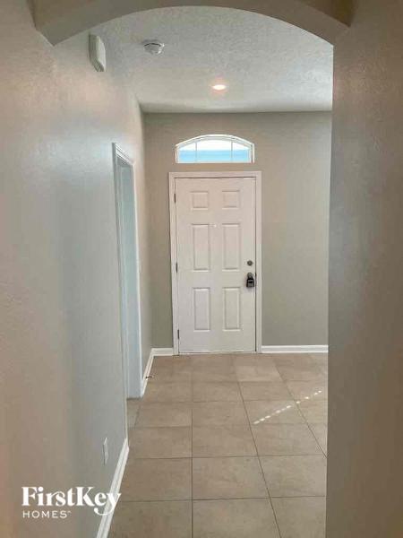 Foto del edificio - 78611 Goldfinch Ln