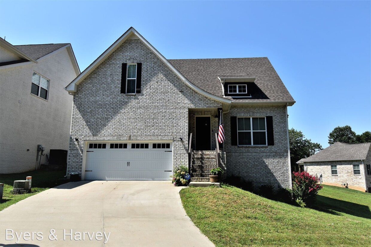 Foto principal - 4 br, 2.5 bath House - 646 Appomattox Court