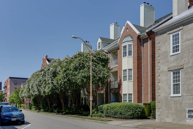 Photo - 321 Duke St Townhome