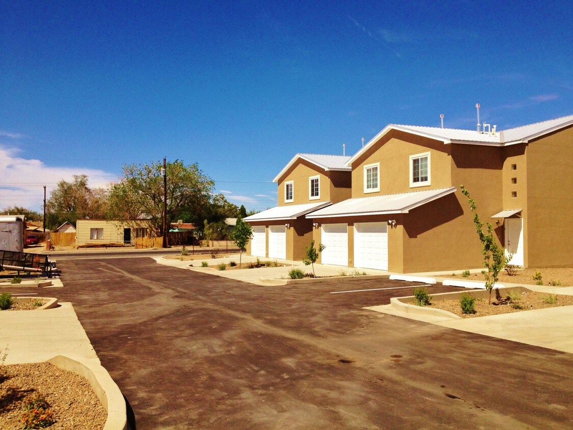 900 Griegos Rd NW, Albuquerque, NM 87107 Townhouse for Rent in