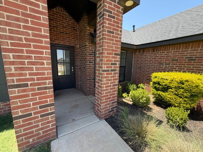 Building Photo - 405 Ranger St