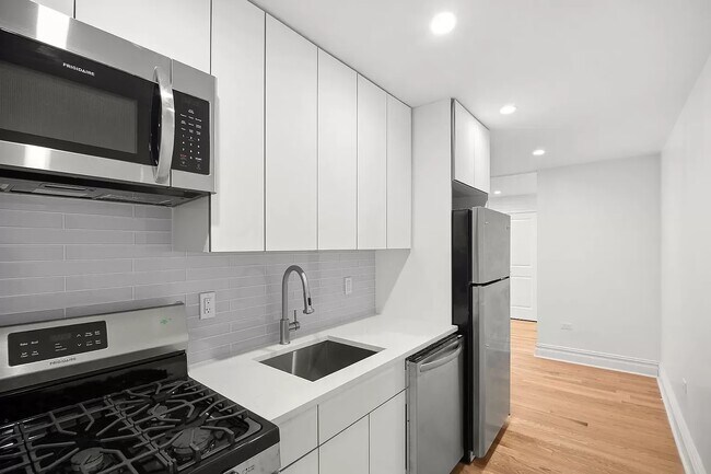 Foto del edificio - 97-25 64th Ave