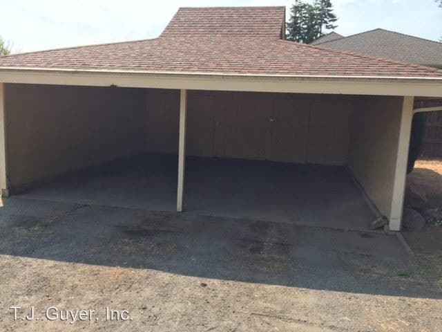 Building Photo - 214 Brockway Rd