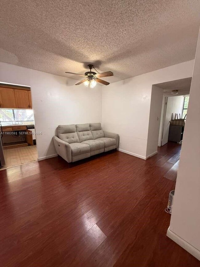 Foto del edificio - 16909 N Bay Rd