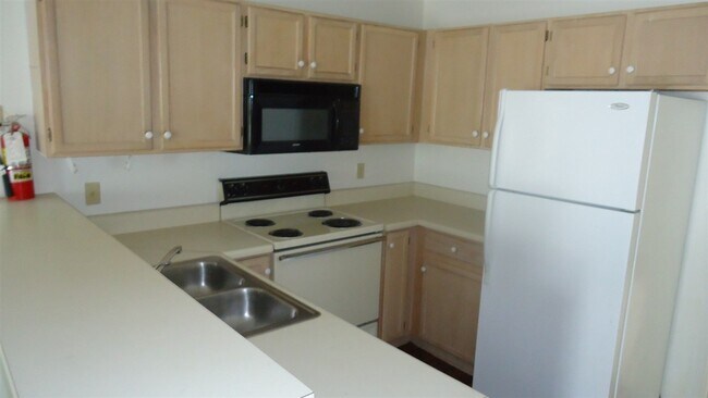 Foto del edificio - 2222 Timberwood Cir S