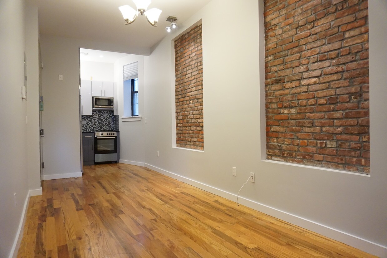 Primary Photo - 381 S 5th St