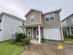 Building Photo - 52 Avery Dr