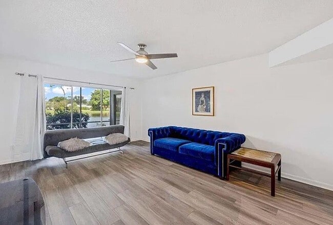 Foto del edificio - 209 Bobolink Way