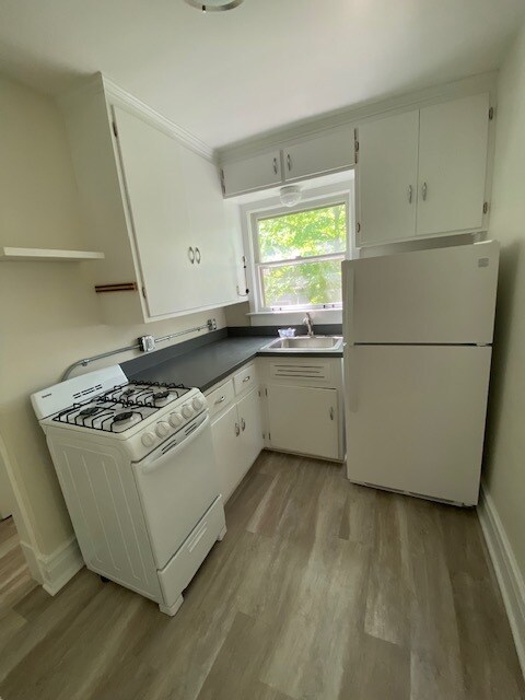 Cocina - 1411 Golden Ave