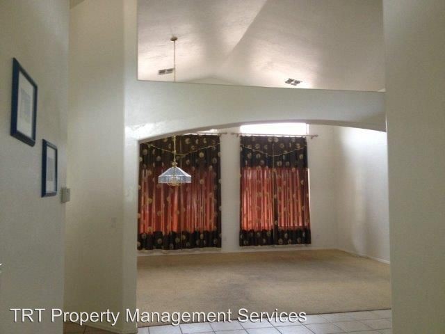 Foto del edificio - 7704 E McGee Mountain Rd