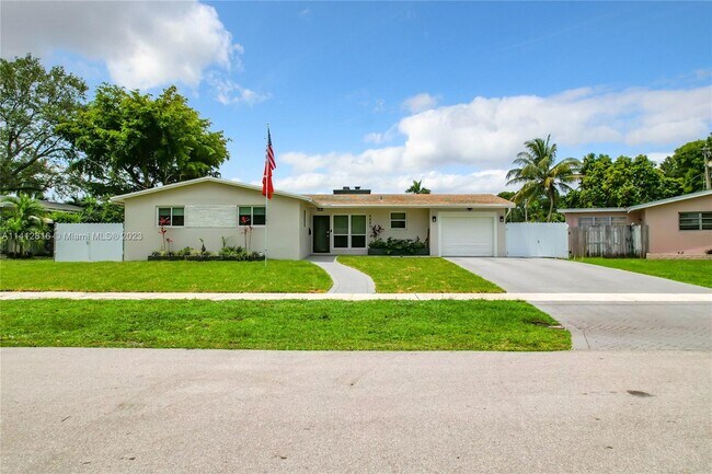 Building Photo - 5880 SW 13th St