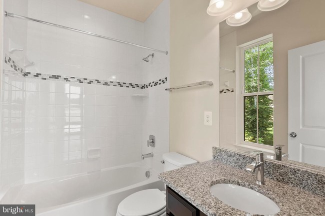 Building Photo - 516 Harborview Dr