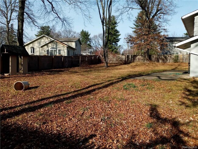 Building Photo - 523 NY-304