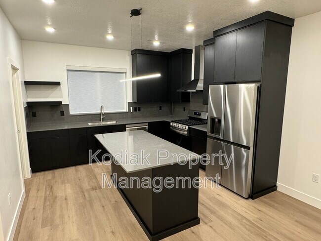 Foto del edificio - 765 N 400 W