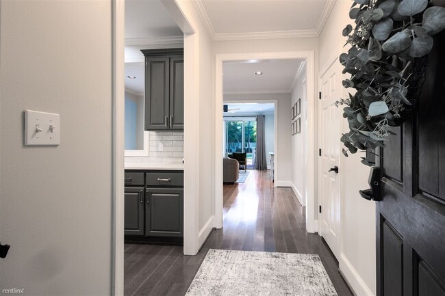 Building Photo - 3 br, 3 bath Townhome - 125 Woodcrest Dr