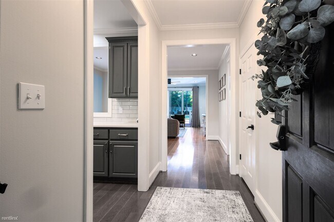Foto del edificio - 3 br, 3 bath Townhome - 125 Woodcrest Dr