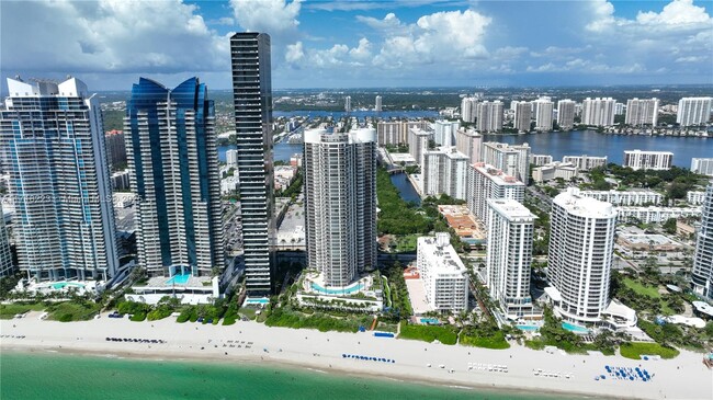 Foto del edificio - 17201 Collins Ave