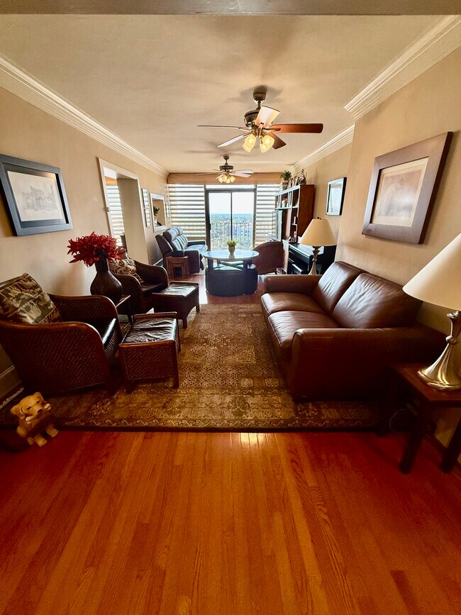 Foto del edificio - 7701 Wurzbach Rd