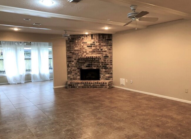 Building Photo - 2246 Middle Creek Dr