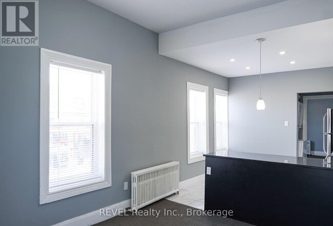 Building Photo - 18 Clairmont St