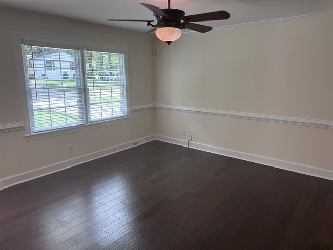 Building Photo - Beautiful 3 Bedroom Home in Windsor Park!!