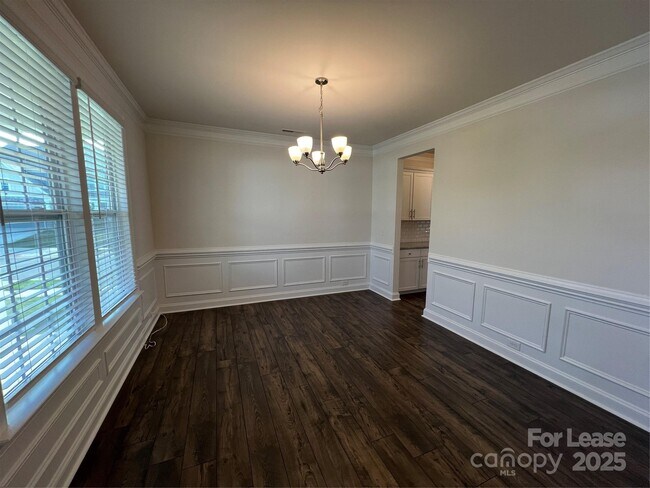 Building Photo - 196 Longleaf Dr