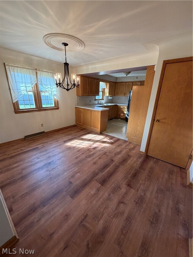 Foto del edificio - 8615 Chesterton Dr