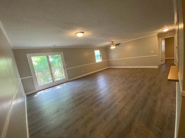 Primary Photo - 509 Columbia Dr