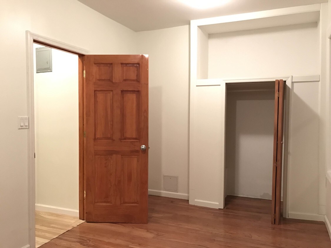 Primary Photo - 327 54th St