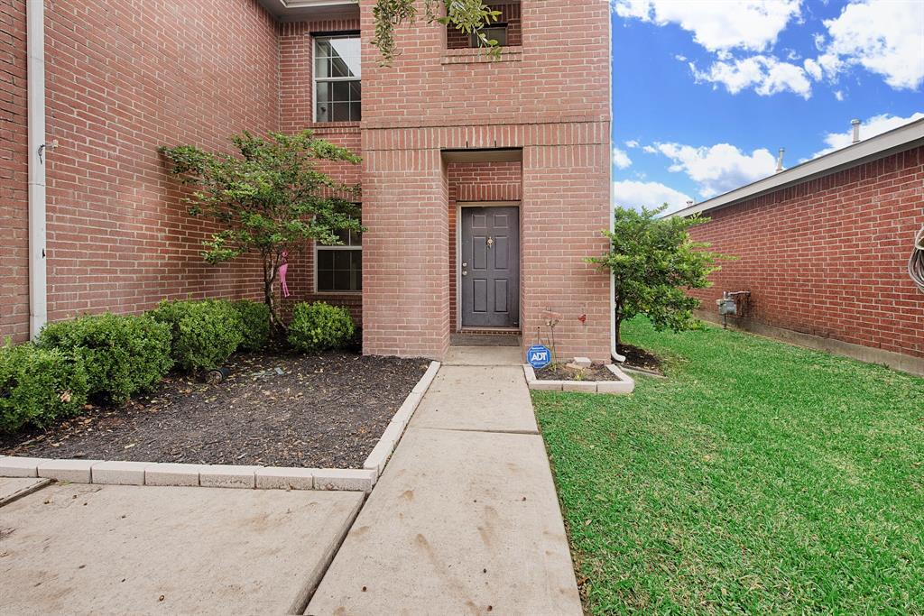 Foto principal - 8139 Sanders Glen Ln