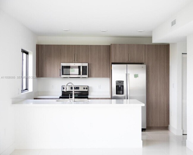 Foto del edificio - 238 NW 11th Ct