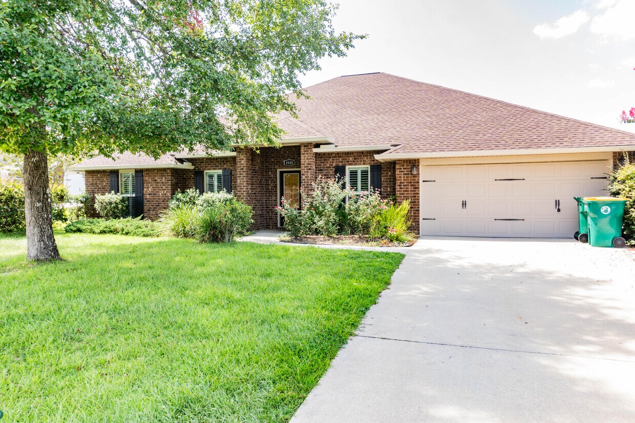 Primary Photo - 4644 Chanan Dr