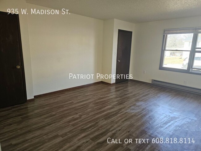 Building Photo - 2 bedroom/ 1 bath in Platteville, WI