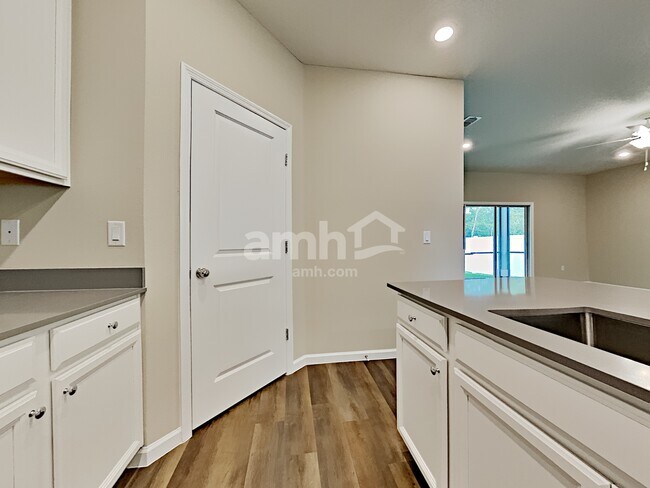 Foto del edificio - 194 Edge Park Trl