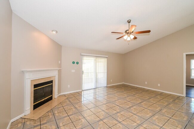 Foto del edificio - 6709 Gentle Oaks Dr N