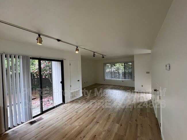 Building Photo - 622 Capps Ln