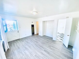 Building Photo - 1714 Montana Ave