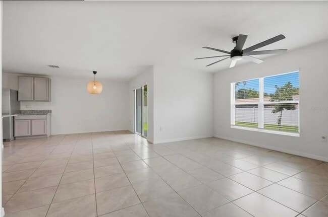 Building Photo - 9295 Van Allen Way