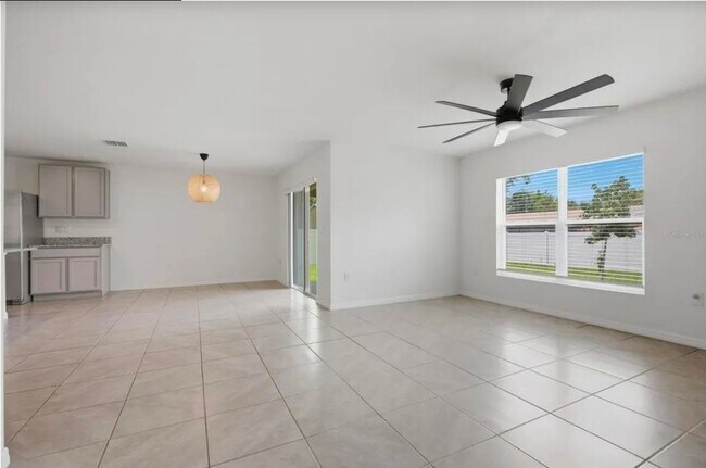 Foto del edificio - 9295 Van Allen Way