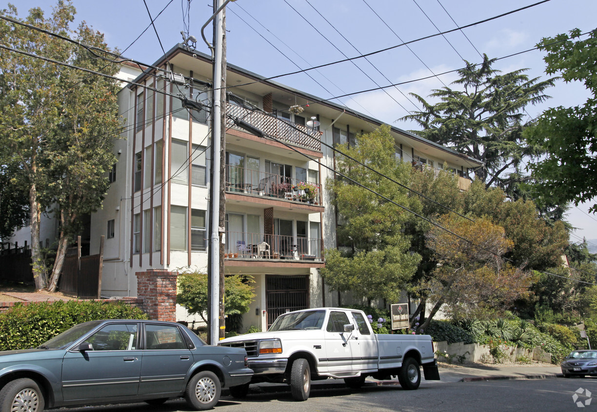 Primary Photo - Vernon Gardens Apartments