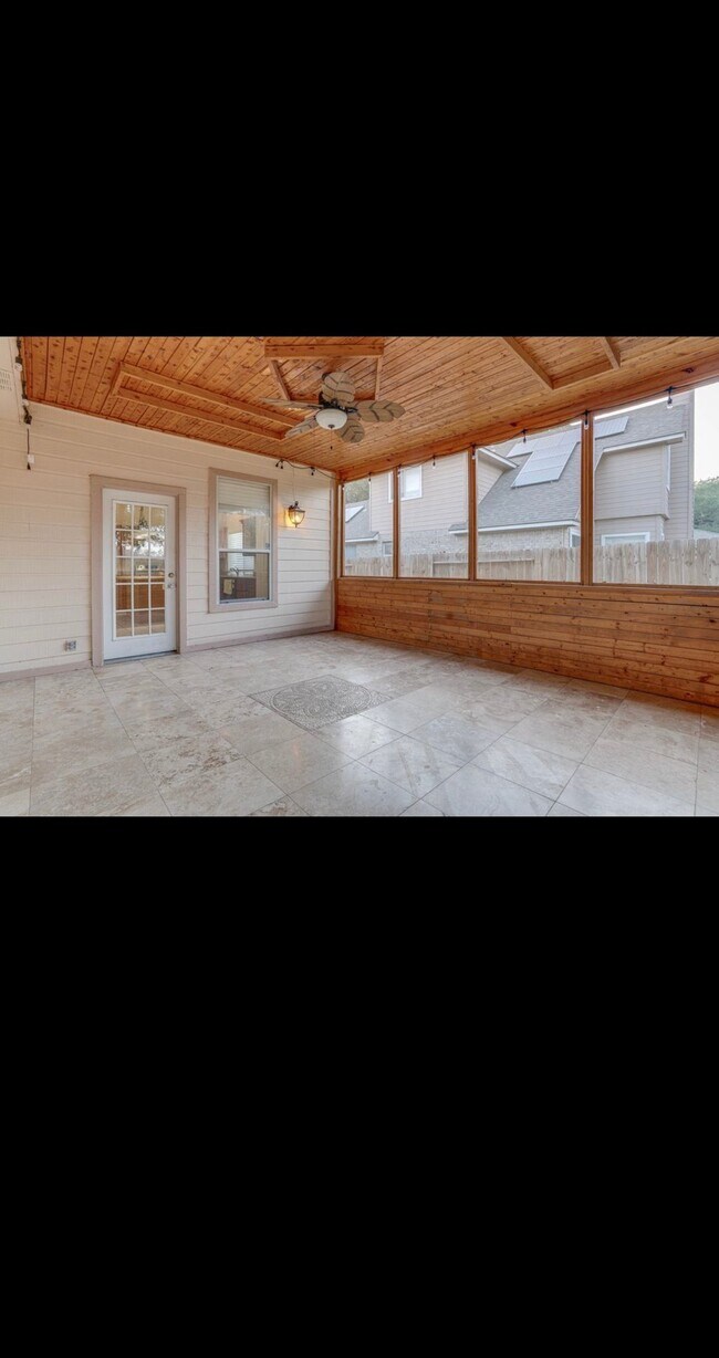 Foto del edificio - 3035 Fall Crest Dr